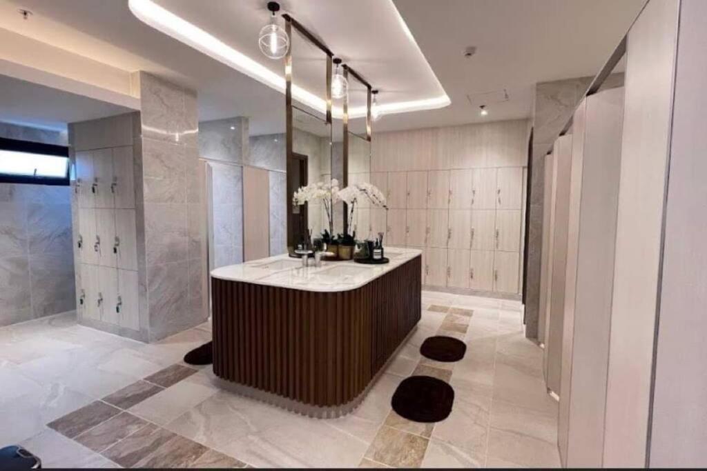 Modern Style Room With Sky Pool 古城边天际泳池公寓 Chiang Mai Eksteriør bilde