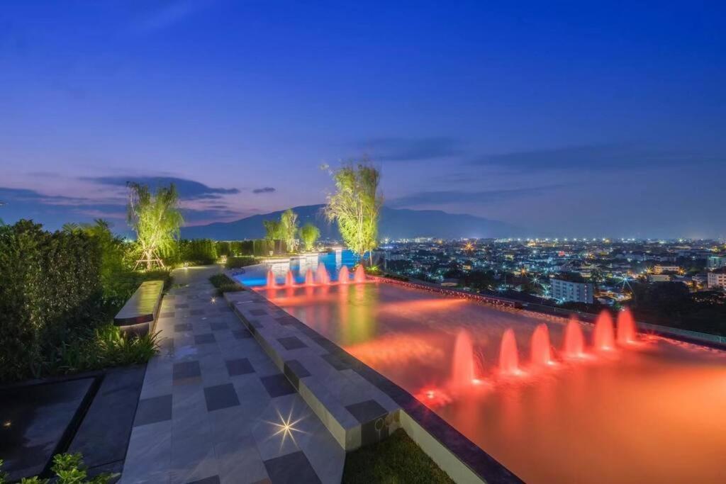 Modern Style Room With Sky Pool 古城边天际泳池公寓 Chiang Mai Eksteriør bilde