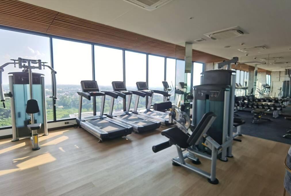 Modern Style Room With Sky Pool 古城边天际泳池公寓 Chiang Mai Eksteriør bilde
