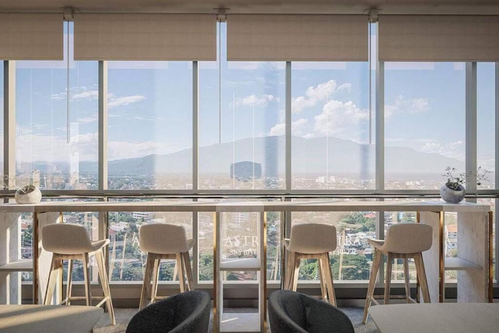 Modern Style Room With Sky Pool 古城边天际泳池公寓 Chiang Mai Eksteriør bilde