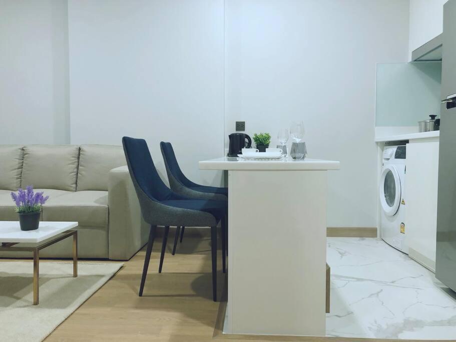 Modern Style Room With Sky Pool 古城边天际泳池公寓 Chiang Mai Eksteriør bilde