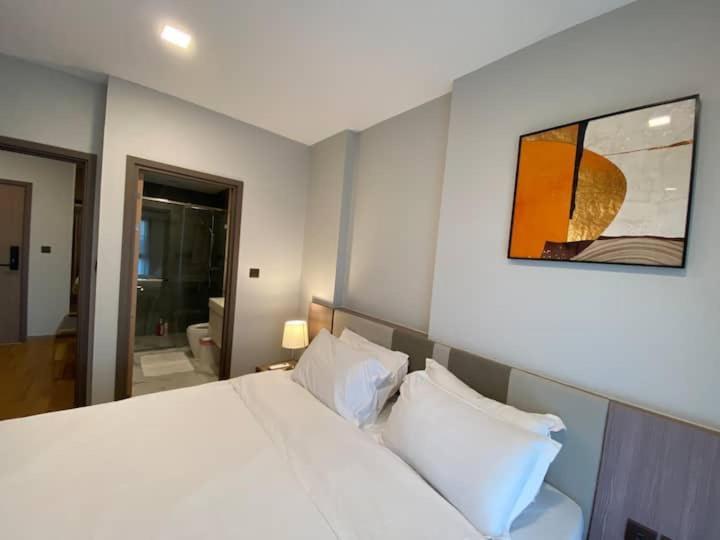 Modern Style Room With Sky Pool 古城边天际泳池公寓 Chiang Mai Eksteriør bilde